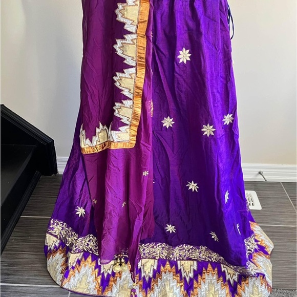 Women Lehenga - Picture 5 of 9